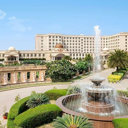 Ramada By Wyndham Lucknow Hotel And Convention Center Exterior foto